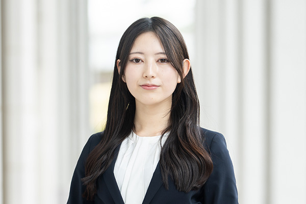 大友 彩衣