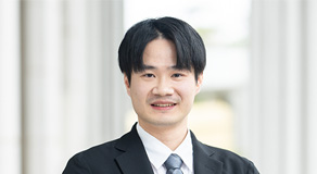 楊 健