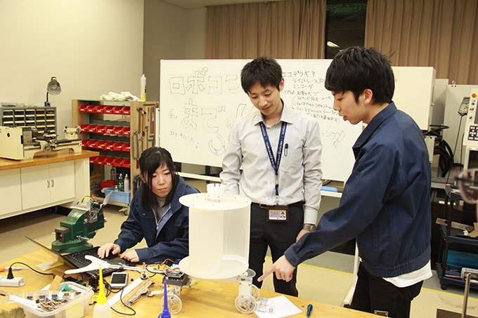 本学ロボコンプロジェクトの学生がテレビ出演 16年のお知らせ お知らせ一覧 東京工科大学