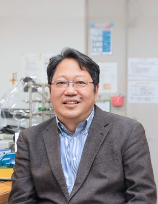 応用生物学部 食品・化粧品専攻 化粧品コース 吉田雅紀 教授
