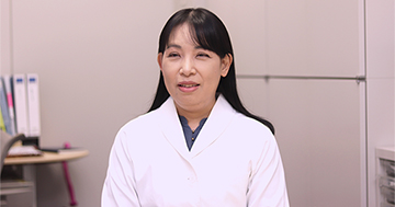 学生が臨床検査技師として働くときのイメージを持てるよう、リアルな現場経験を伝えるよう心がけています