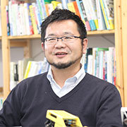 服部聖彦　教授