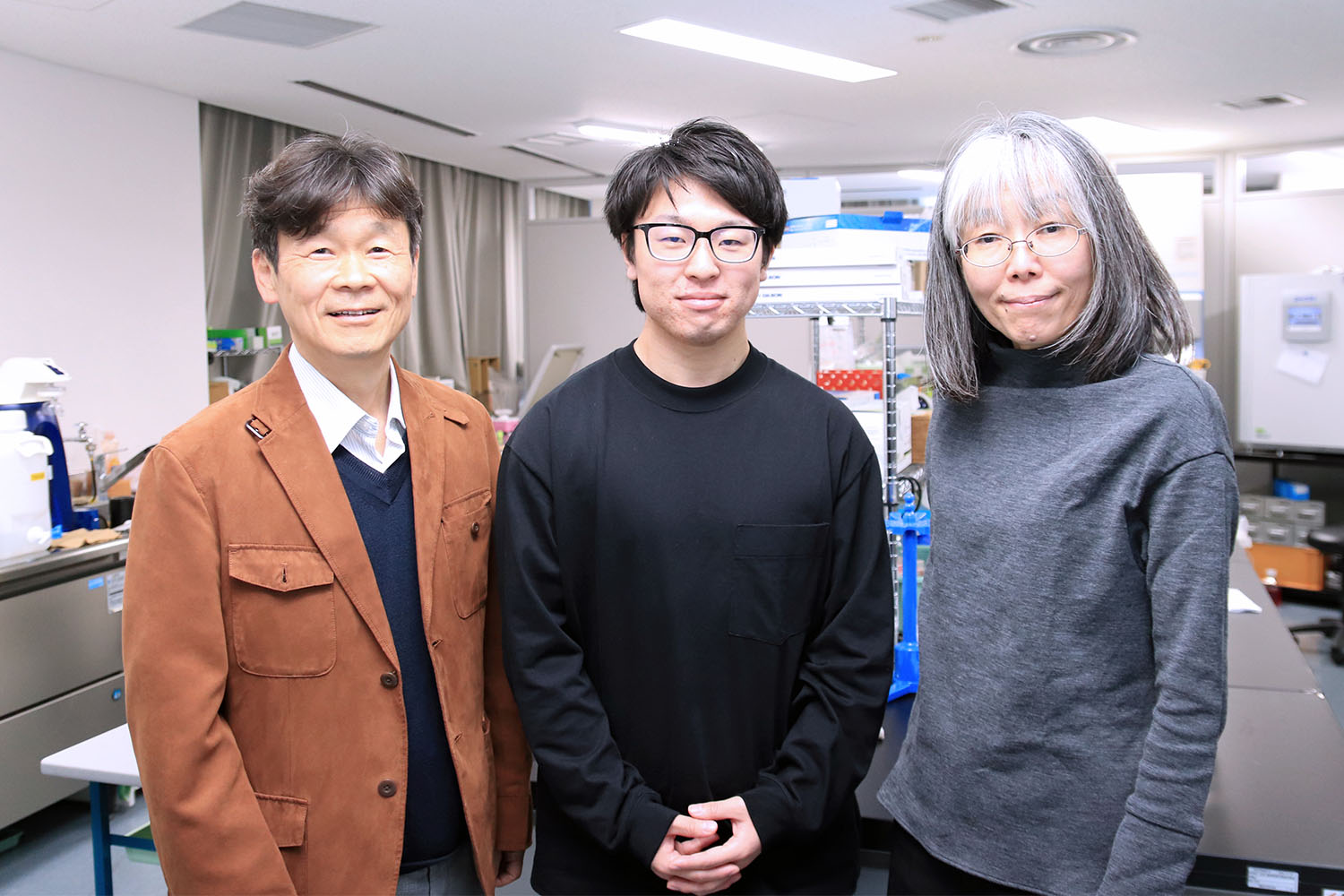 臨床検査学科で取り組む蚕幼虫を用いた研究 | 2023年のプレスリリース