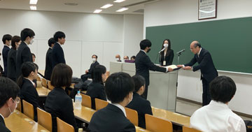2023年度前期学位記授与式・大学院秋入学式を挙行しました