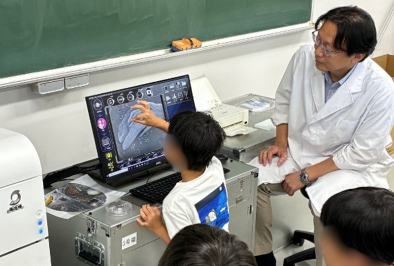 夏休み子ども科学教室の様子2