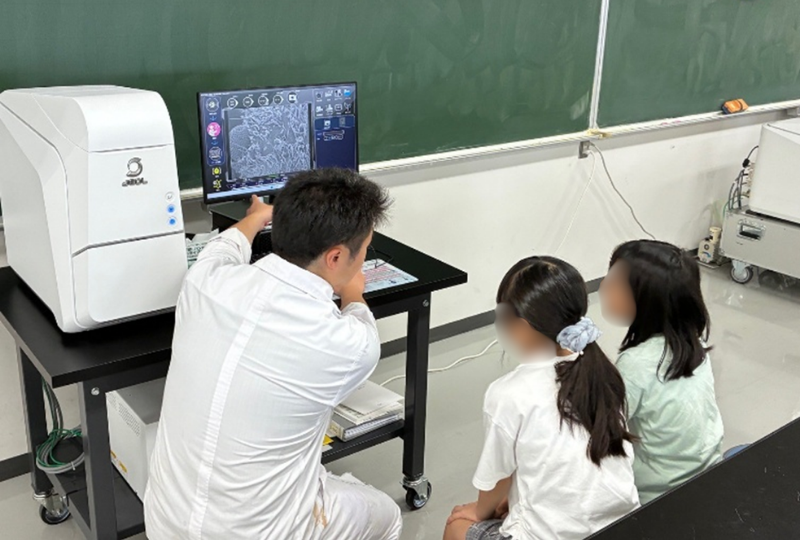 夏休み子ども科学教室の様子3