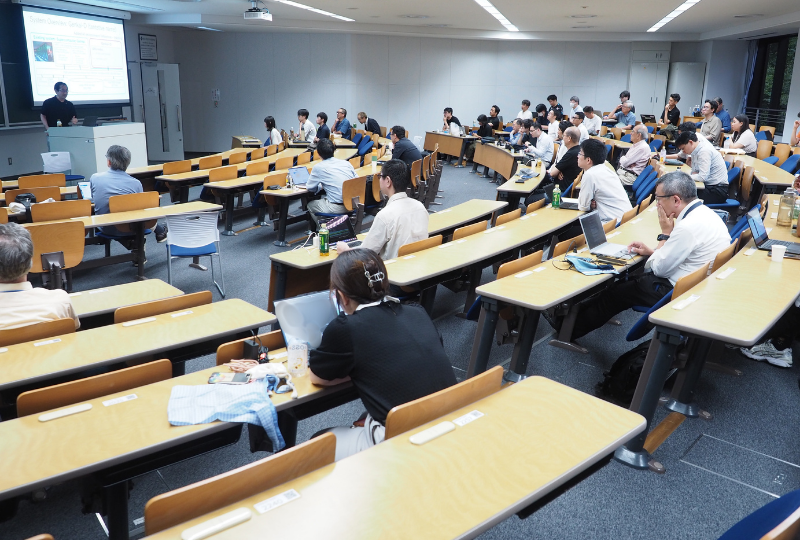 シンポジウム会場の様子