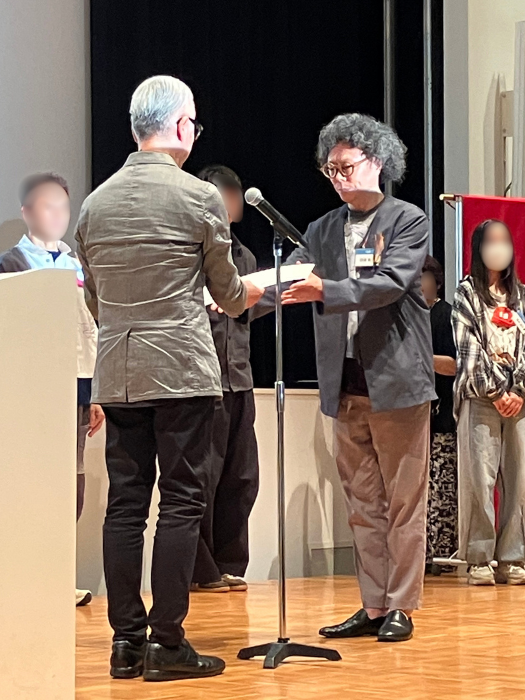 田邉講師受賞の様子