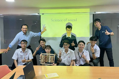 イベントを通じて絆を深めた学生たち(音の科学)