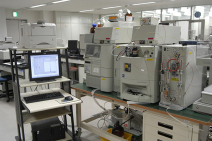 高速液体クロマトグラフィー・低分子質量分析計(ハイスループット分析用LC/MS システム)
