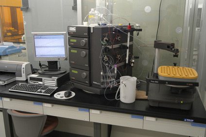 生体分子精製用液体クロマトグラフィー(AKTAexplorer)