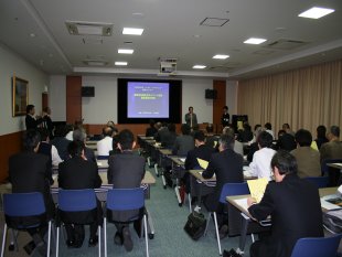 りそな銀行　山下執行役員挨拶・会場の様子