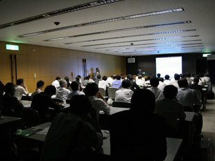 新技術説明会の様子バイオニクス学部・秋元講師